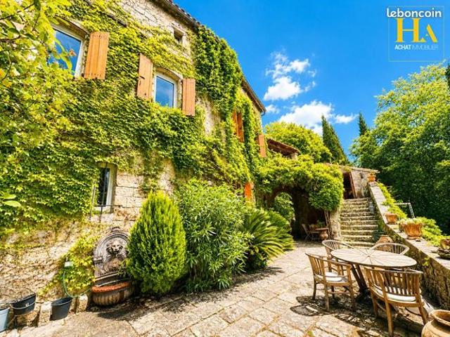 Maison 12 pièces 475 m²