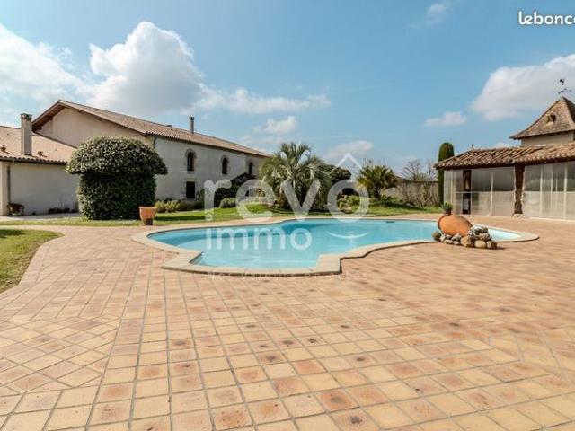 Maison 12 pièces 478 m²