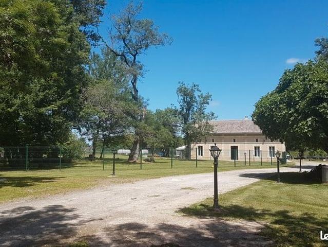 Maison 12 pièces 482 m²