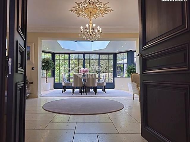 Maison 12 pièces 484 m²
