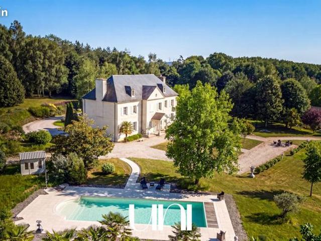 Maison 12 pièces 485 m²