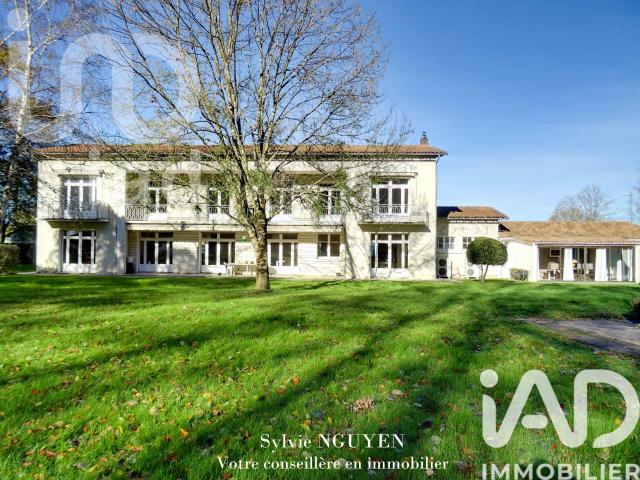 Maison 12 pièces 486 m²