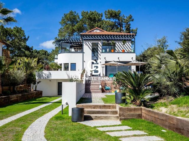 Maison 12 pièces 490 m²