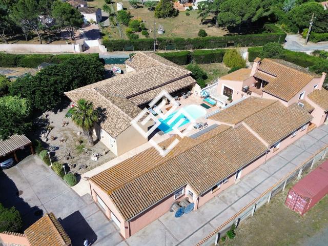 Maison 12 pièces 494 m²