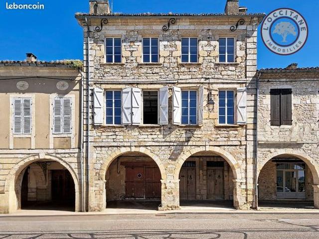 Maison 12 pièces 400 m²