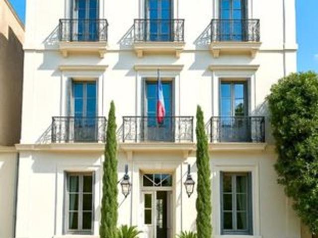 Maison 12 pièces 400 m²