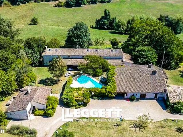 Maison 12 pièces 400 m²