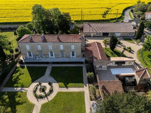 Maison 12 pièces 400 m²