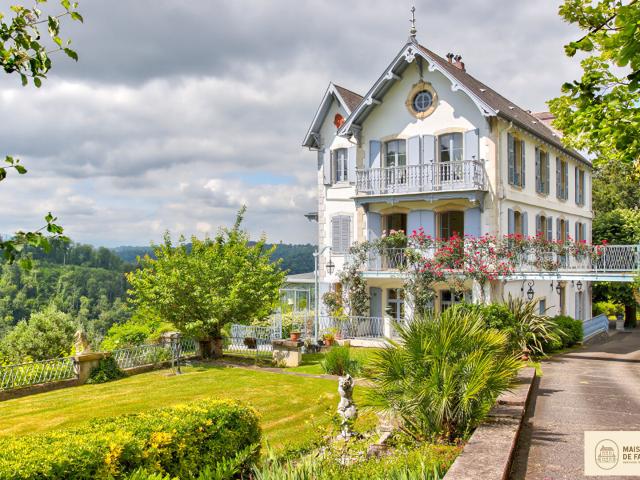 Maison 12 pièces 400 m²