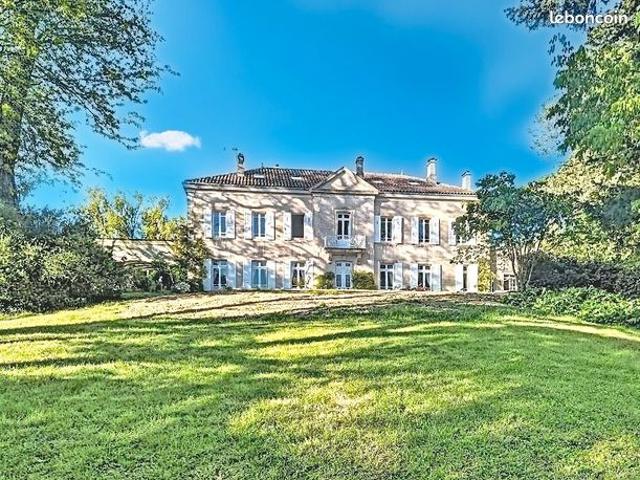 Maison 12 pièces 400 m²