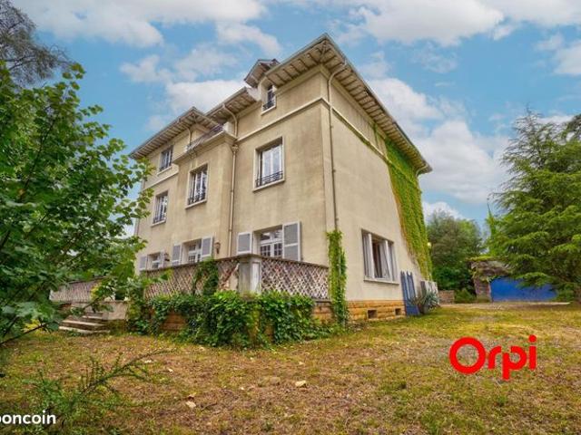 Maison 12 pièces 400 m²