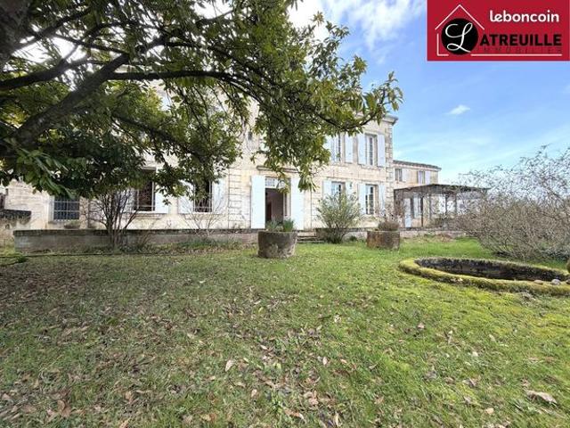 Maison 12 pièces 400 m²