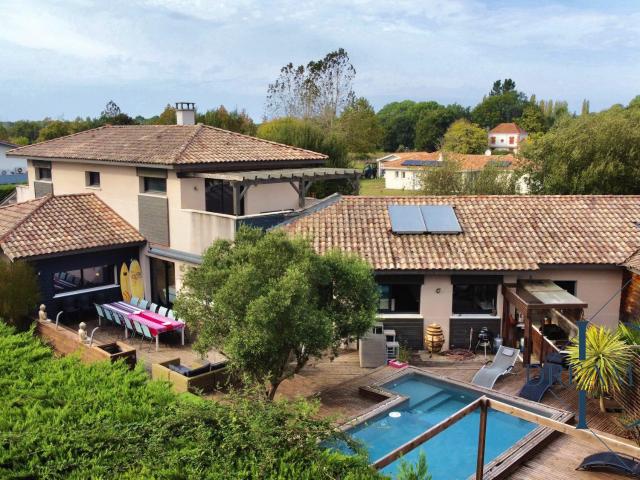 Maison 12 pièces 400 m²