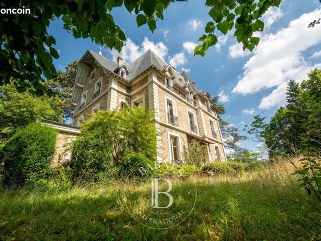 Maison 12 pièces 404 m²