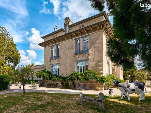 Maison 12 pièces 405 m²