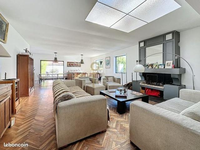 Maison 12 pièces 410 m²