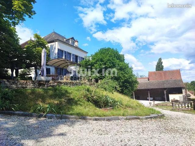 Maison 12 pièces 418 m²