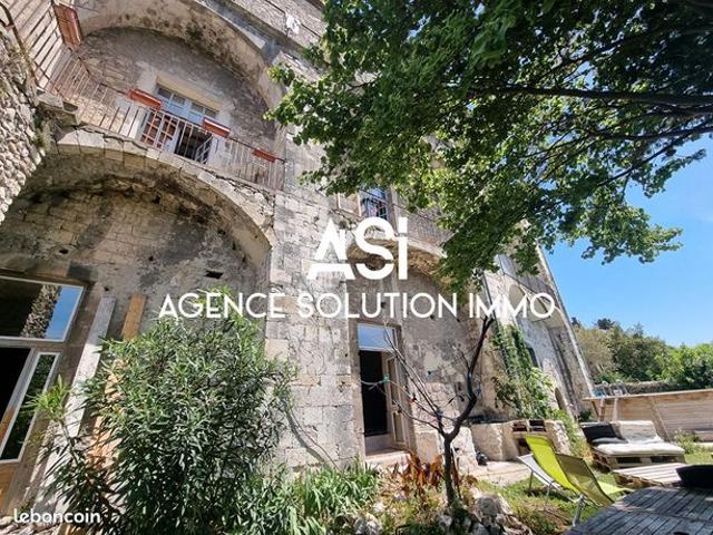 Maison 12 pièces 425 m²