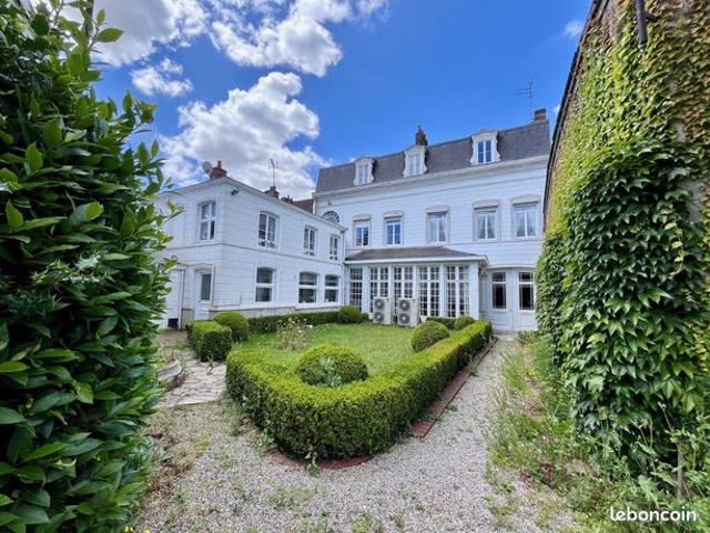 Maison 12 pièces 425 m²