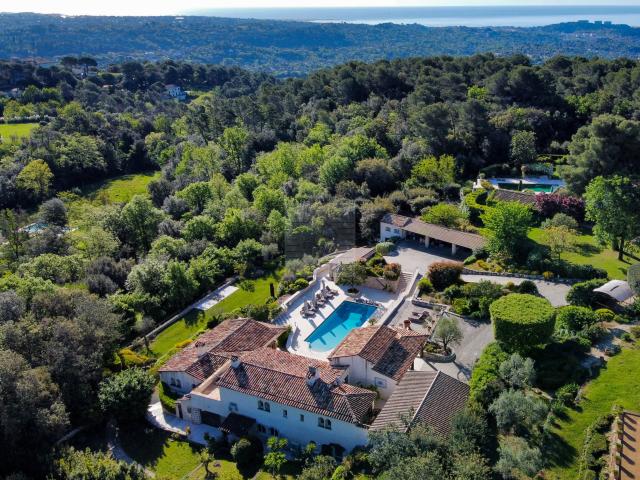 Maison 12 pièces 437 m²