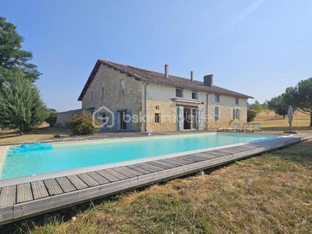 Maison 12 pièces 554 m²