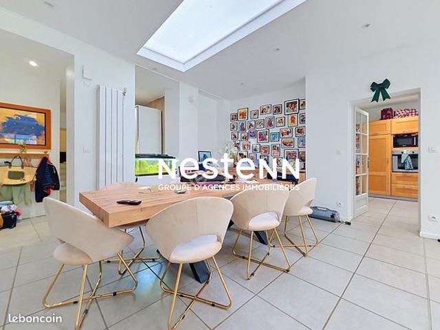 Maison 12 pièces 570 m²