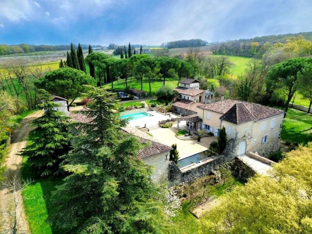 Maison 12 pièces 589 m²