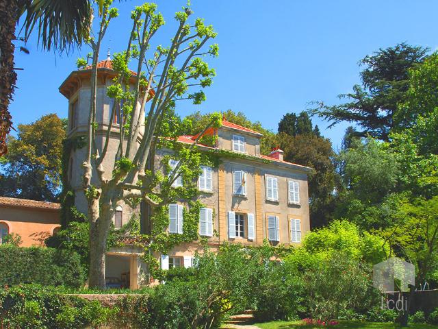 Maison 12 pièces 500 m²