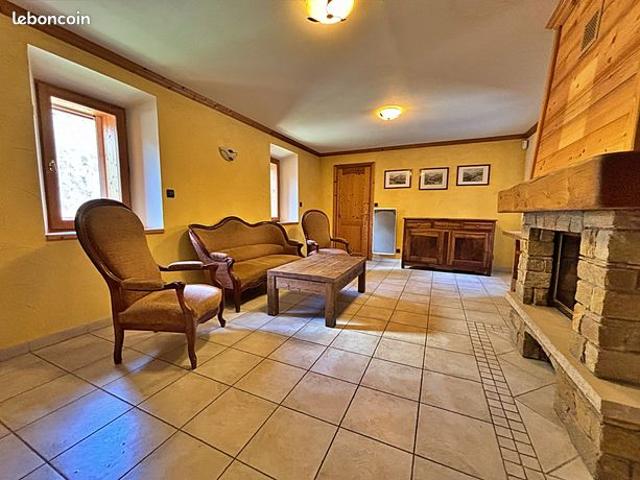 Maison 12 pièces 513 m²