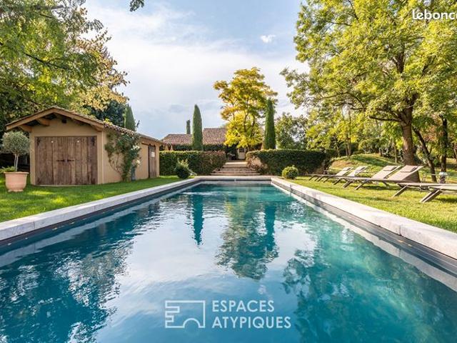 Maison 12 pièces 600 m²