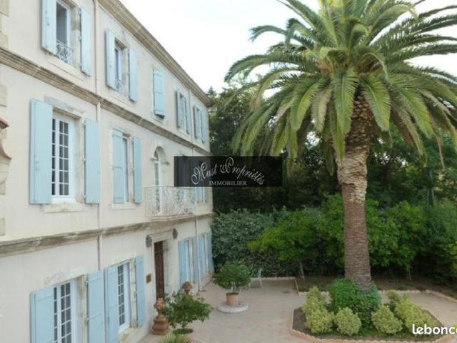 Maison 12 pièces 600 m²