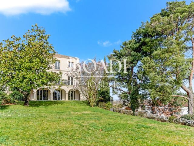 Maison 12 pièces 600 m²