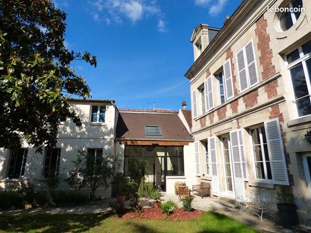 Maison 12 pièces 600 m²
