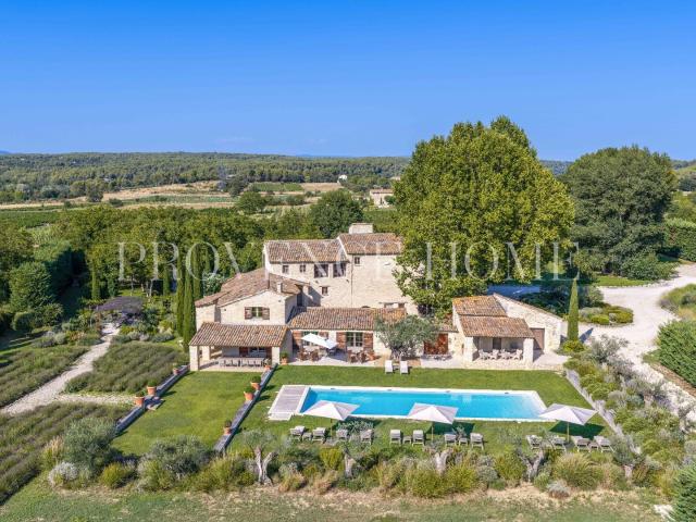 Maison 12 pièces 752 m²
