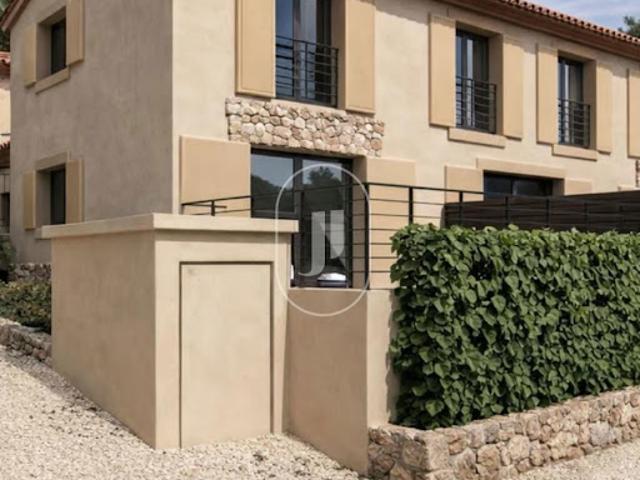 Maison avec piscine et jardin