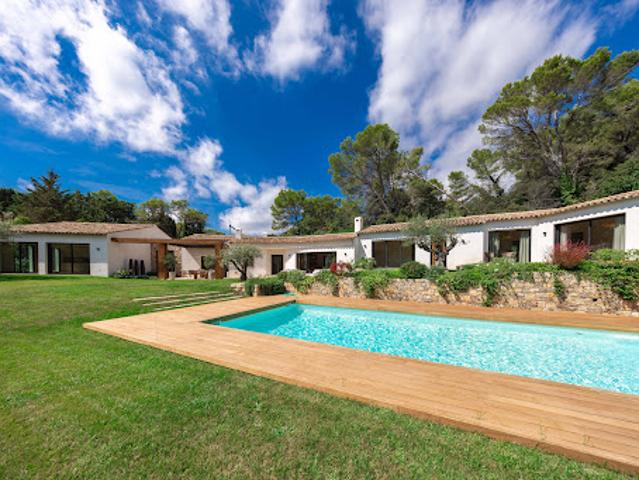 Maison avec piscine et jardin