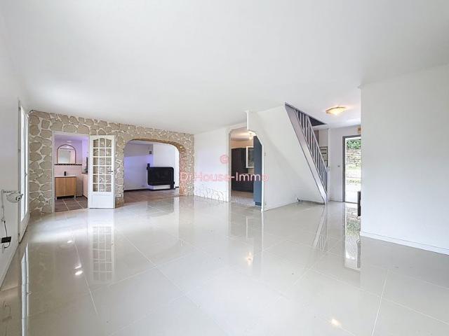 Maison 135m² habitables 460m² Jardin