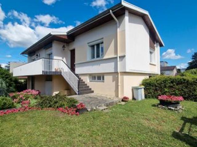 Maison 136m² / Sous sol / Terrain 605m² / Centre village