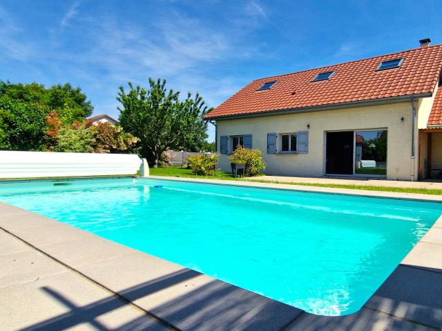 Maison 130 m2 • Piscine • Séjour 50 m2 • 4 Chambres • DPE C