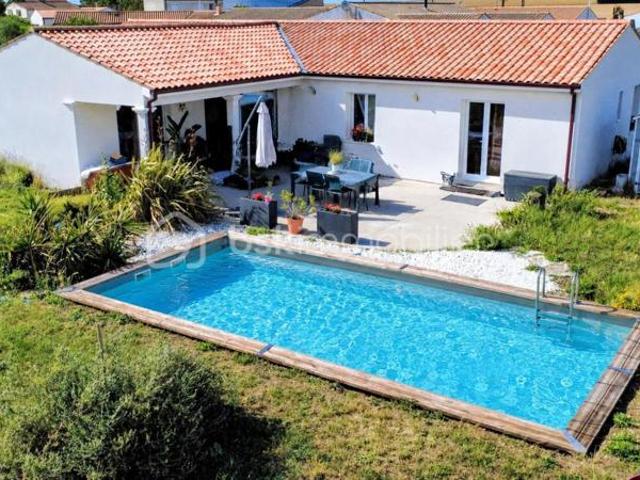Maison 130m2 récente 2018 avec jardin piscine – Grande pièce de vie 58 m² – 4 chambres – DPE A/A