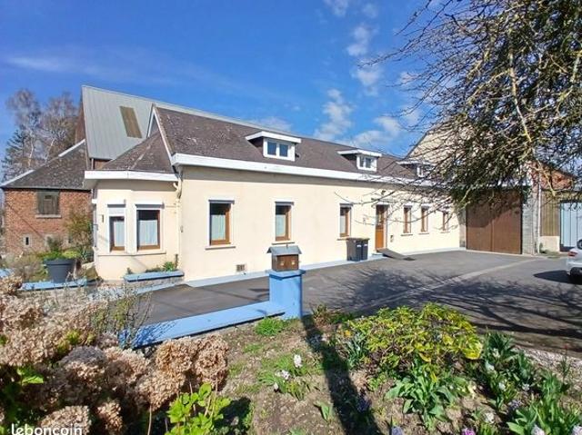 Maison 131 m² Hon Hergies