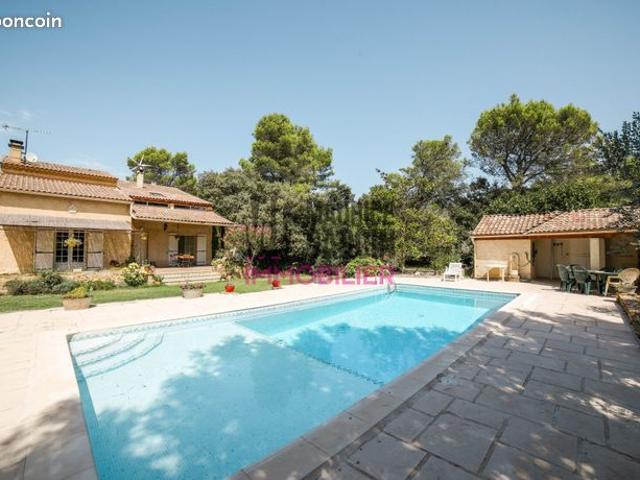 Maison 13 pièces 170 m²