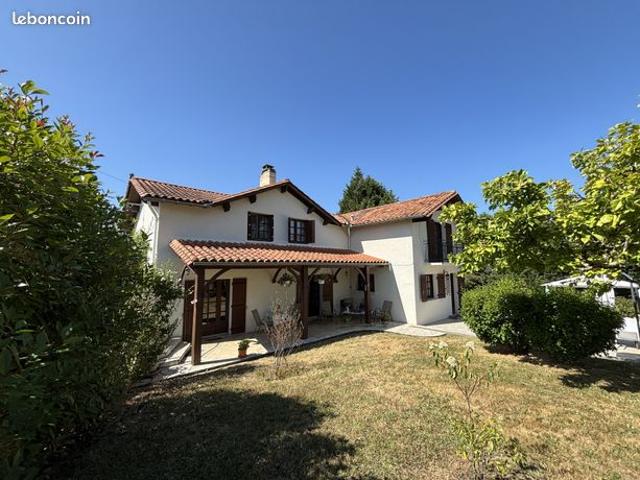 Maison 13 pièces 170 m²