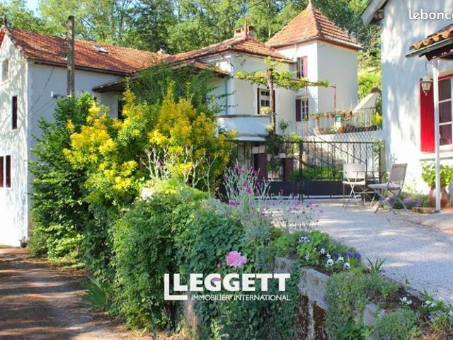 Maison 13 pièces 180 m²