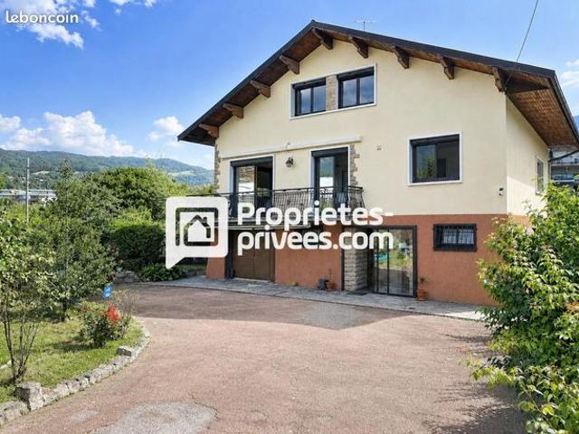 Maison 13 pièces 182 m²