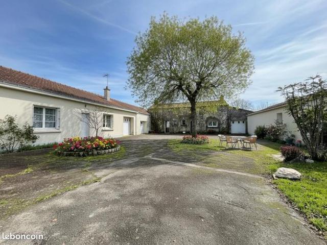 Maison 13 pièces 240 m²