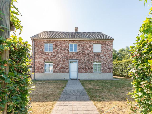 Maison 13 pièces 240 m²