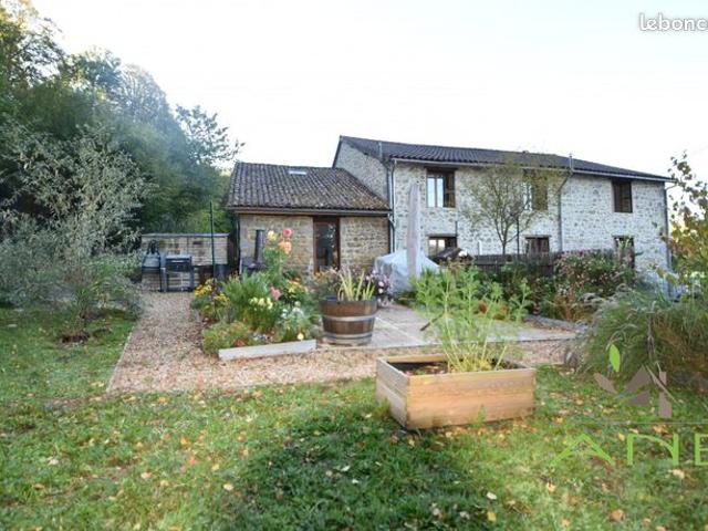 Maison 13 pièces 240 m²