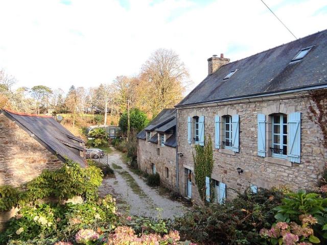 Maison 13 pièces 241 m²