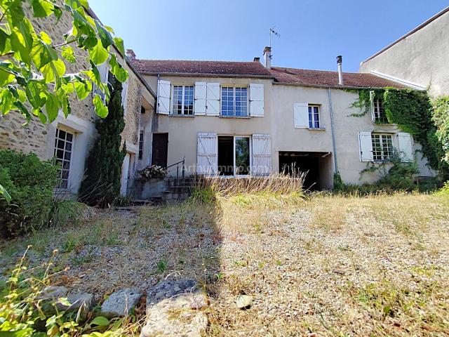 Maison 13 pièces 241 m²